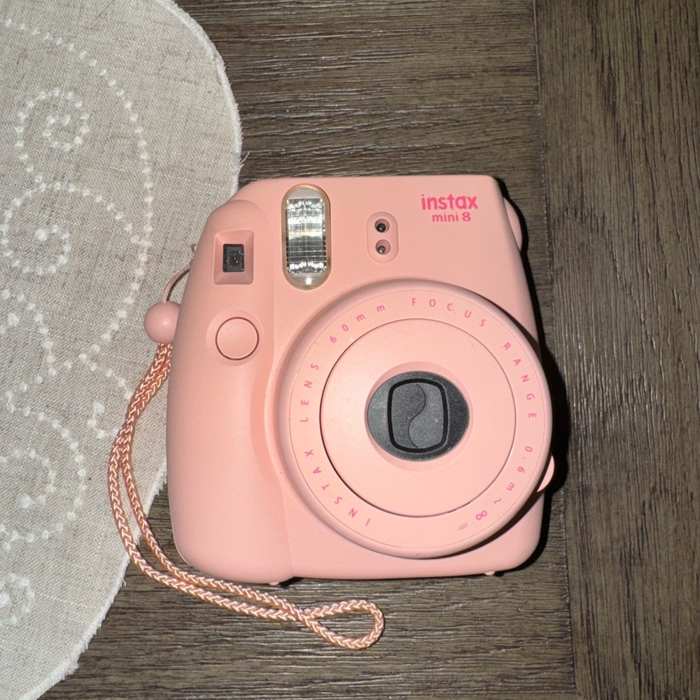 FujiFilm INSTAX Polaroid Camera (Pink)